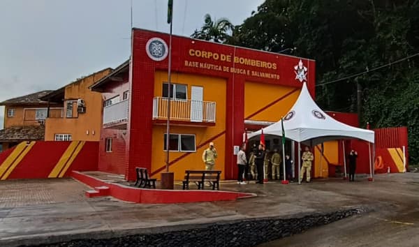 Novo batalhão marítimo dos Bombeiros fortalece a segurança nas praias paranaenses