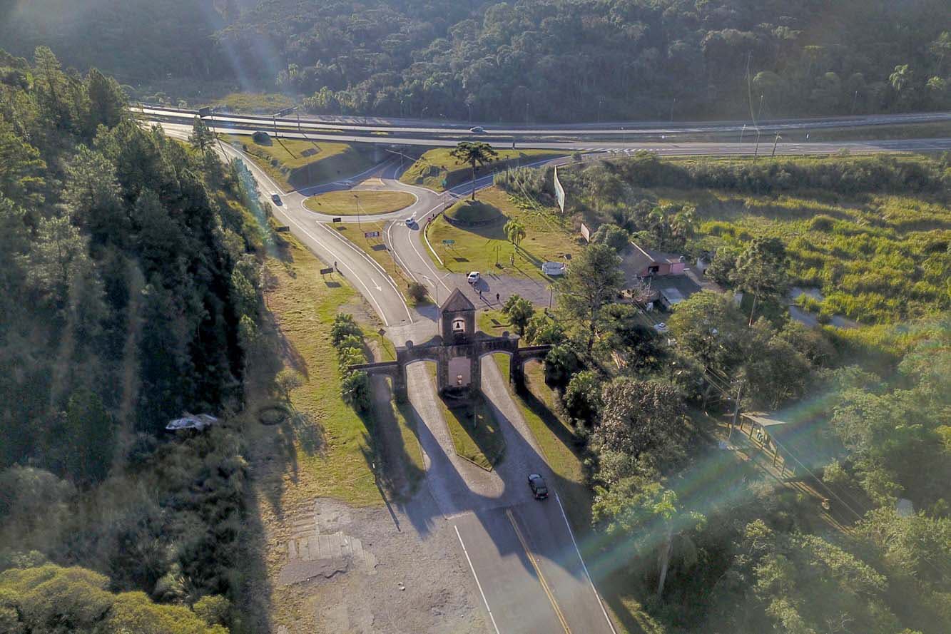 Portal da Estrada da Graciosa