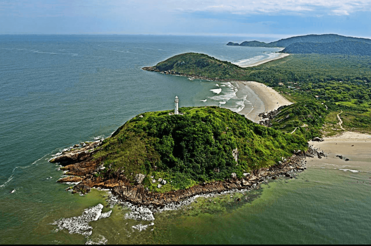 Vista da Ilha do Mel, no litoral do Paraná, onde começou o cadastramento de moradores para o novo sistema de controle de acesso.